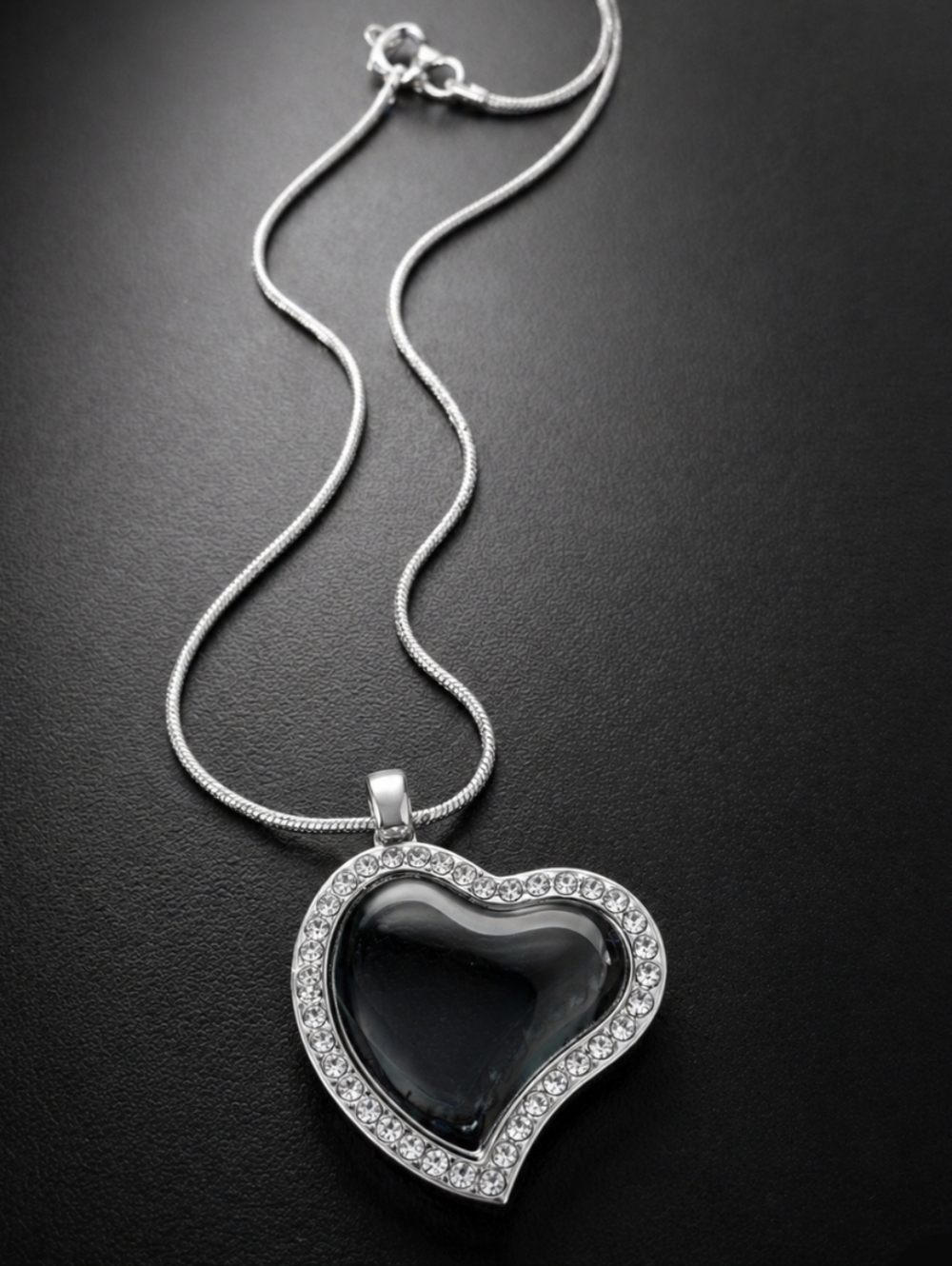 #40 Living Memory Floating Charm Glass Locket Pendant